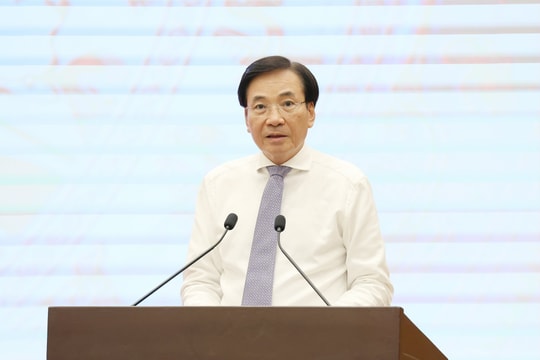 Họp báo Chính phủ thường kỳ: Kinh tế 8 tháng khởi sắc, tiếp tục làm mới các động lực tăng trưởng