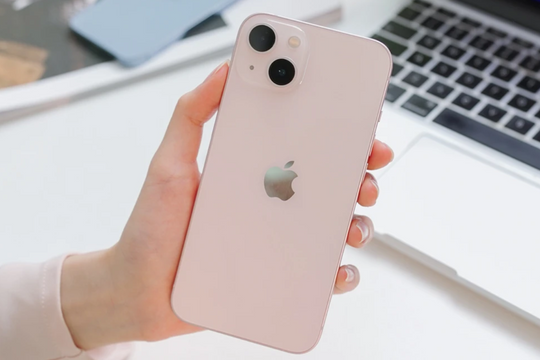 Vua iPhone giá rẻ lộ diện: Màn OLED, camera kép lẫn hiệu năng "ngon" như iPhone 16