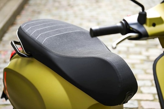 Người dùng choáng với mẫu xe điện giá gần 200 triệu: Liệu "đắt xắt ra miếng"?