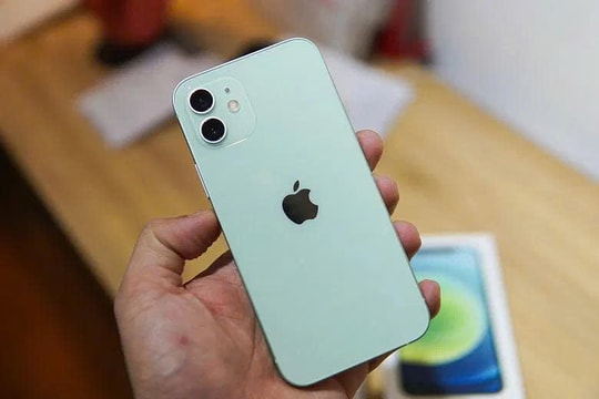 Sát ngày iPhone 17 ra mắt, iPhone 12 bất ngờ gây sốt vì giá rẻ khó tin
