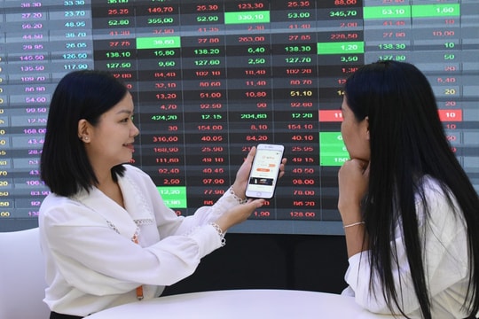 Thanh khoản cải thiện, chứng khoán sáng 10/9 diễn biến lình xinh