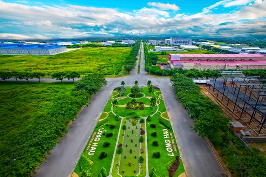 Cổ phiếu một doanh nghiệp bất động sản khu công nghiệp được dự báo tăng 55%