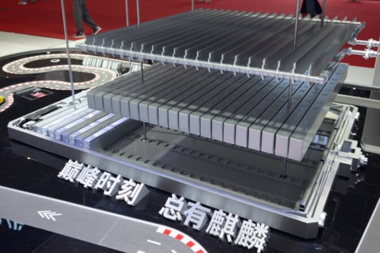 Bất ngờ với loại pin xe điện siêu hiện đại của Trung Quốc, sạc 10 phút đi thêm 400 km, di chuyển 1 triệu km vẫn còn cực bền