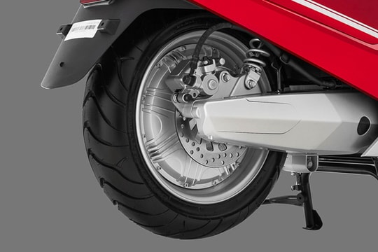 Xe điện Việt bất ngờ giảm còn 25 triệu: Thiết kế đậm chất Ý, pin sạc 5 giờ đi tới 112 km