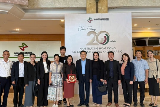 VASB làm việc cùng Ủy ban Chứng khoán Lào về truyền thông sáng tạo và chống tin giả