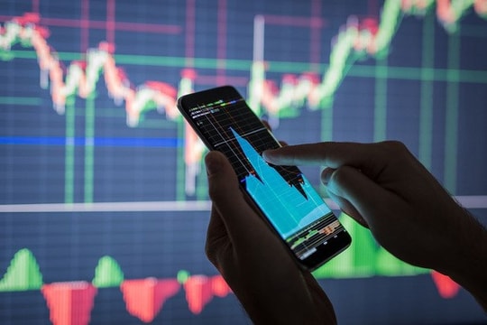 Tâm điểm dòng tiền hôm nay 12/9: Trông chờ vào trụ, cảnh giác nhịp rung lắc