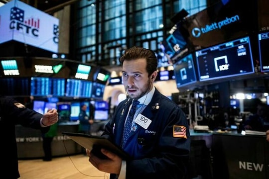 Chứng khoán Mỹ lập kỷ lục mới, Dow Jones lần đầu vượt mốc 46.000 điểm