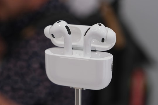 Trải nghiệm AirPods Pro 3 vừa ra mắt: Đo nhịp tim, dịch trực tiếp, chống ồn gấp đôi