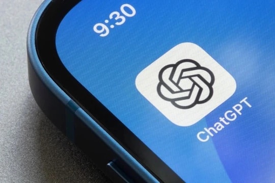 Chatbot AI lấn át trang review truyền thống, thay đổi thói quen mua sắm online