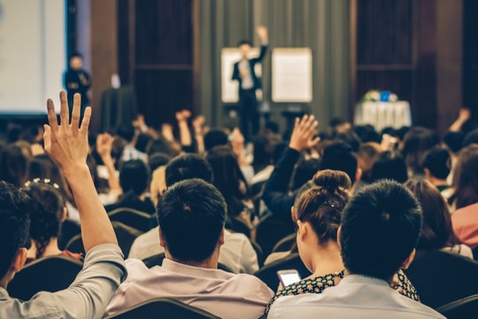 Hậu tái cơ cấu, doanh nghiệp bất động sản sàn HNX sắp tụ họp tính chuyện tương lai