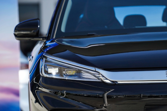 Bất ngờ với mẫu xe điện giảm giá cả trăm triệu: Chạy êm gần 500km/lần sạc, trang bị vượt xa xe xăng