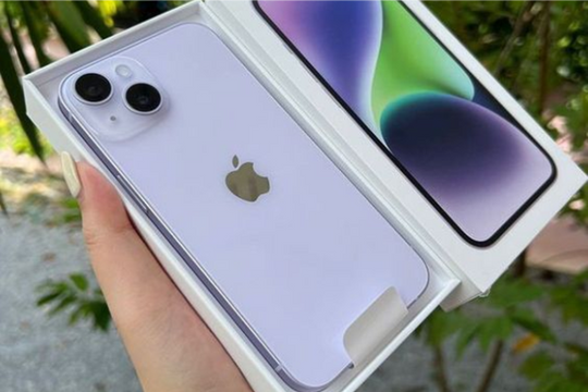 Bộ đôi iPhone 14 và iPhone 15 đồng loạt giảm giá mạnh, fan Việt đổ xô mua vì "quá hời"