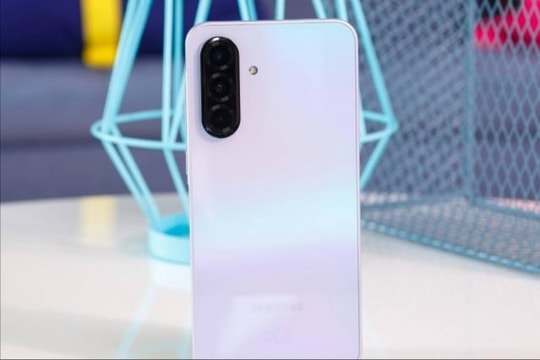 Chỉ hơn 6 triệu, mẫu smartphone này khiến người dùng “dậy sóng” vì trang bị quá khủng