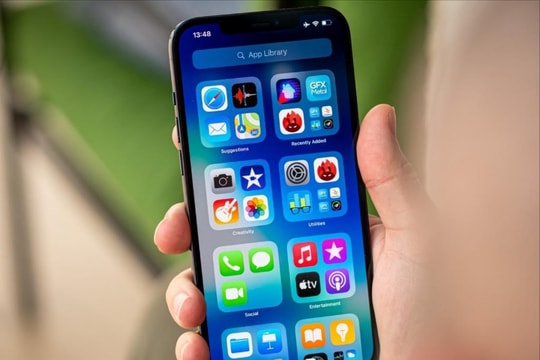 Chiếc iPhone Pro Max từng "cháy hàng" nay rớt giá kịch sàn, hiệu năng vẫn quá khủng