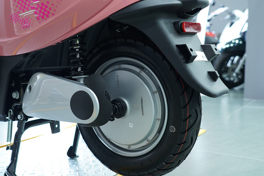 Xe điện được săn đón hơn xe xăng: Không cần bằng lái, đi tới 82km/lần sạc, giá chỉ hơn 10 triệu