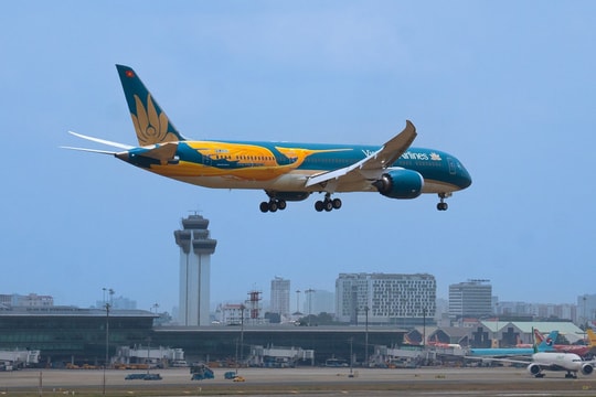 Vietnam Airlines (HVN) vừa được SCIC đầu tư thêm gần 8.000 tỷ đồng