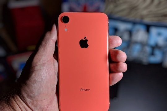 “Tiền bối huyền thoại” iPhone XR nay chỉ hơn 3 triệu, vẫn ngon hơn nhiều máy mới