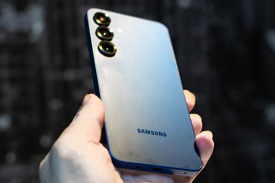 Samsung Galaxy S25 Plus giảm giá sâu: Flagship màn lớn rẻ hơn iPhone Air cả chục triệu