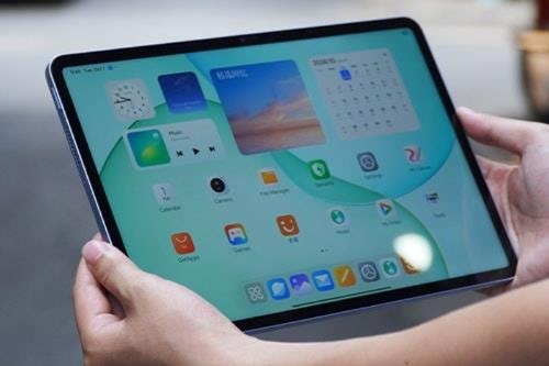 Máy tính bảng tầm trung nhưng “sức mạnh chẳng kém laptop”, pin 8850 mAh bền bỉ