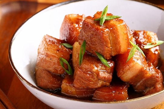 Cách kho thịt chuẩn cơm mẹ nấu nhờ 2 nguyên liệu ít ai ngờ tới