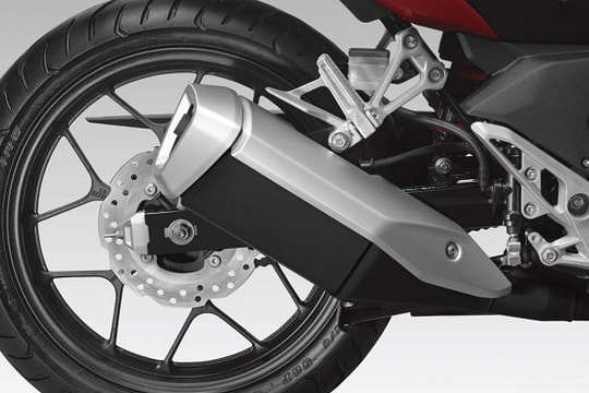 Mẫu xe côn tay giảm giá tới 16 triệu, tặng kèm điện thoại cực xịn: Thiết kế thể thao, trang bị như mô tô lớn