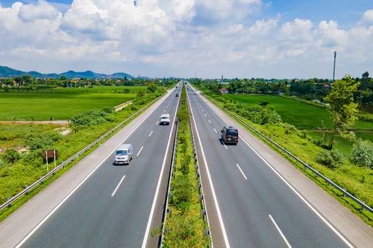 Nhà sản xuất nhựa đường lớn nhất cả nước đón chu kỳ ‘vàng’ với 5.000 km cao tốc