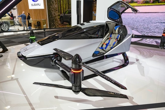 Hai chiếc ô tô bay của hãng xe điện Trung Quốc đâm nhau trên không