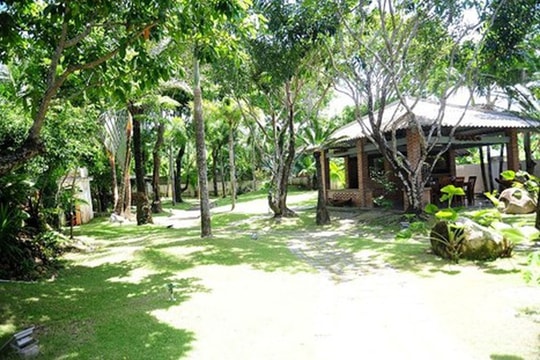 Phong cách sống thượng lưu của ca sĩ "hoàng tử miền Tây": Biệt phủ 4.000m2, từng đổi hơn 20 xe sang