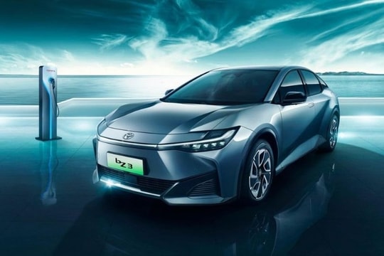 Bước tiến mới của Toyota trong cuộc đua xe điện và hybrid thông minh