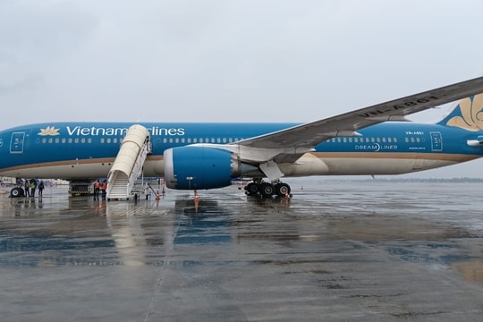 Vietnam Airlines chính thức lên tiếng về chuyến bay vừa phải hạ cánh khẩn cấp