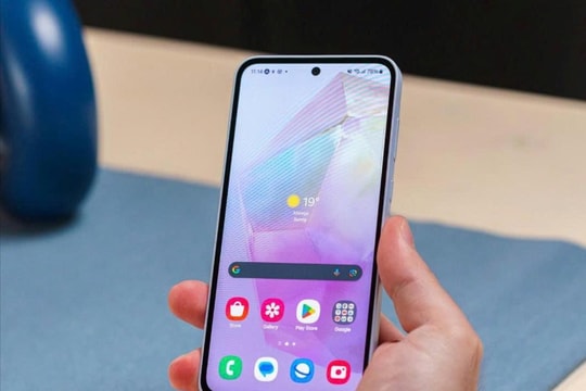 Mẫu điện thoại “bình dân” gây sốt: Vua màn lớn, pin 5.000mAh, camera xịn nhưng giá siêu rẻ