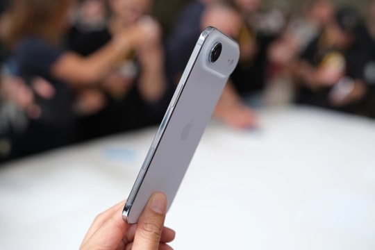 iPhone Air gây sốt tại Trung Quốc, ‘cháy hàng’ chỉ sau vài phút mở bán