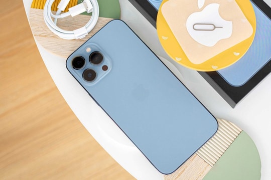 Rẻ bằng 1/3 iPhone mới, mẫu iPhone màn 120Hz này vẫn đủ sức cân game và chụp ảnh cực đẹp