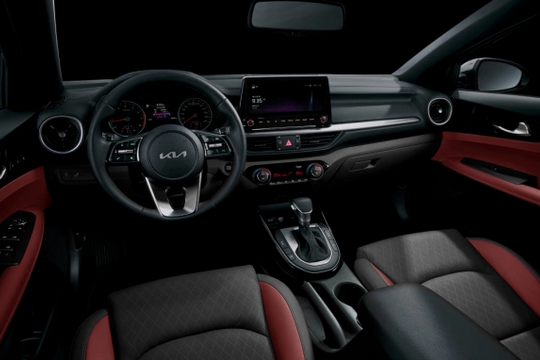 Chỉ nhỉnh 600 triệu, mẫu xe xăng này hứa hẹn sẽ "đánh bật" loạt xe điện cùng phân khúc về mọi mặt