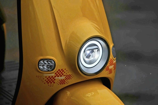 Chạy thử mẫu xe điện thanh lịch như xe ga Ý: Giá chỉ 12 triệu, pin bền bỉ 82 km/lần sạc