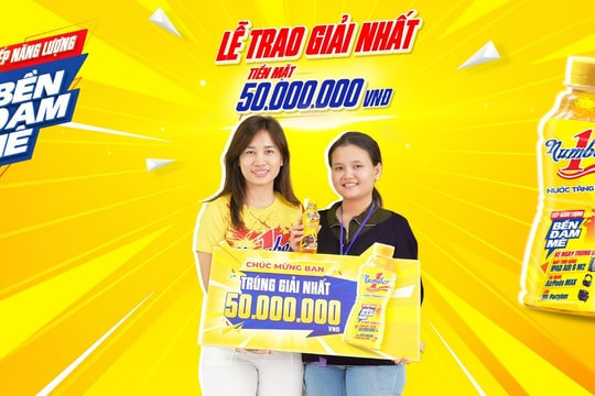 Cả gia đình chạy xe hơn 300km để tận tay nhận giải thưởng 50 triệu đồng từ Number 1