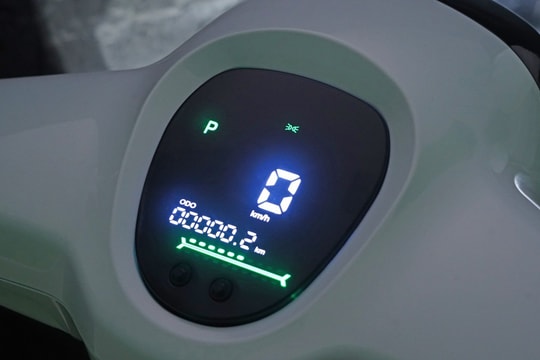 Mẫu xe điện phong cách Vespa: Có thể gắn 2 pin, chạy 200 km, giá chỉ ngang Honda Vision