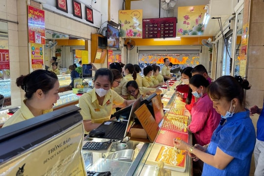 Dự báo giá vàng ngày mai 23/9: Rủi ro và cơ hội song hành