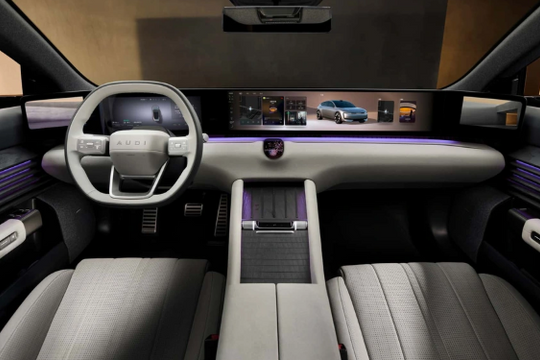 Chiếc xe điện khoang lái "ngập màn hình": Thiết kế mới lạ, tăng tốc 0-100 km/h chỉ 3,4 giây, chạy hơn 600km/lần sạc