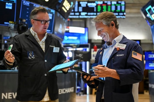 Phố Wall lại xuất hiện kỷ lục, công lớn nhờ nhóm cổ phiếu công nghệ AI