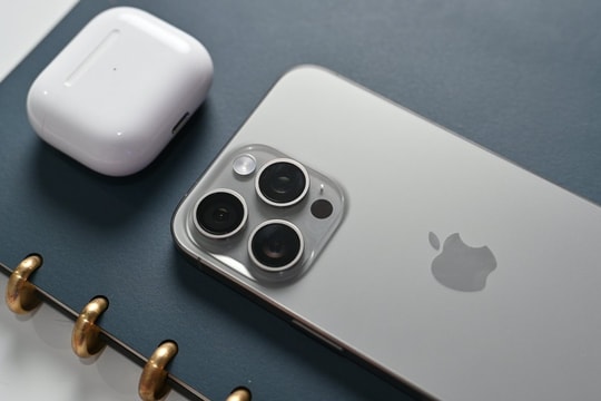 iPhone 15 Pro Max bất ngờ hạ giá kỷ lục, mạnh không kém iPhone 17 Pro Max