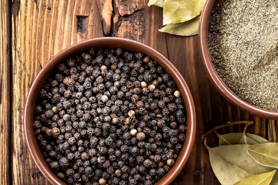 Giá tiêu hôm nay 24/9: Lặng sóng nội địa nhưng xuất khẩu lại lao dốc?