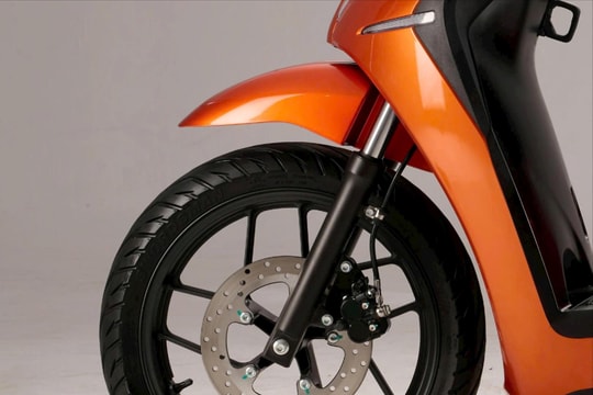 Lái thử "chiến binh" xe điện Việt tốc độ 100 km/h: Pin chạy 285 km, cốp rộng "ăn đứt" Honda Lead