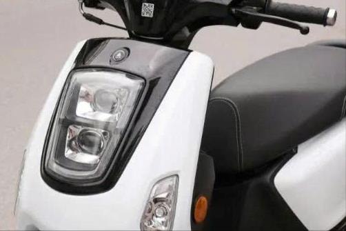 Trải nghiệm xe số 50cc "đa-zi-năng": Nhẹ nhàng như Wave mini, tiết kiệm chẳng kém xe đạp điện