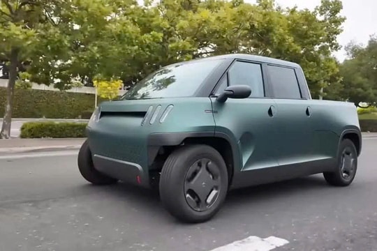 Xe điện "lạ" siêu nhỏ nhưng có thể chở đồ như bán tải