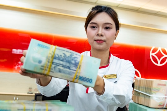 Lãi suất ngân hàng hôm nay 24/9: Vikki Bank tăng kỳ hạn ngắn, ABBank giữ kỷ lục