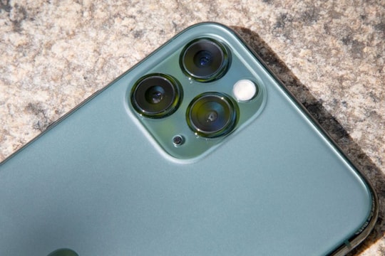 Mẫu iPhone "3 mắt" sang chảnh nay giá chỉ ngang Android phổ thông, vẫn đủ sức so kè iPhone 16