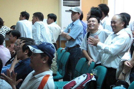 Tăng đáng nể so với châu lục, chứng khoán Việt sáng cửa lên 2.000 điểm vào mốc thời gian này