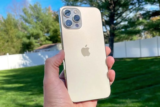 iPhone 12 Pro Max sau 5 năm vẫn "cực chất": "Cựu vương" giá đã dễ tiếp cận, chỉ bằng 1/3 iPhone 17