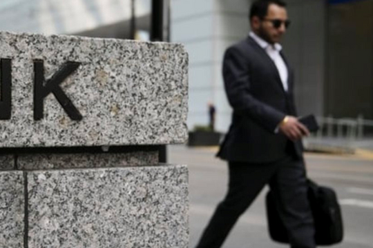 Pha đi lệnh thoái 1/4 vốn một công ty chứng khoán trên thị trường UPCoM